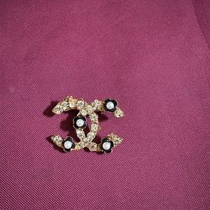 Bling Brooch with Pearls